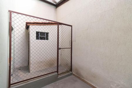 Casa à venda com 384m², 2 quartos e 4 vagas Casa à venda com 384m², 2 quartos e 4 vagasQuintal