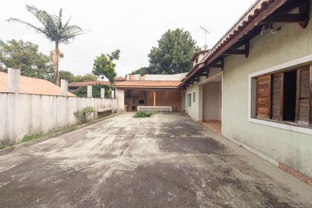 Casa à venda com 384m², 2 quartos e 4 vagas Casa à venda com 384m², 2 quartos e 4 vagasQuintal