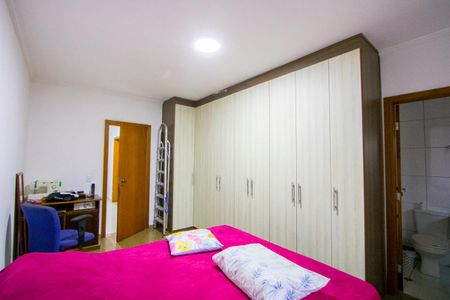 Casa à venda com 232m², 3 quartos e 4 vagas Casa à venda com 232m², 3 quartos e 4 vagasQuarto 1 - Suíte