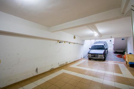 Casa à venda com 232m², 3 quartos e 4 vagas Casa à venda com 232m², 3 quartos e 4 vagasGaragem