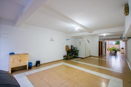 Casa à venda com 232m², 3 quartos e 4 vagas Casa à venda com 232m², 3 quartos e 4 vagasGaragem