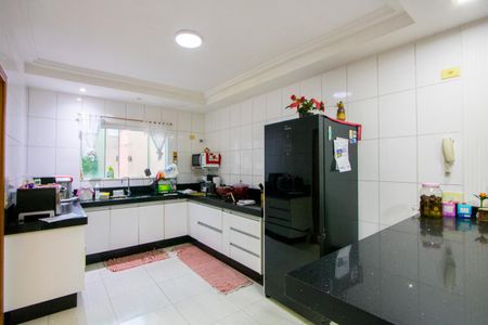 Casa à venda com 232m², 3 quartos e 4 vagas Casa à venda com 232m², 3 quartos e 4 vagasCopa/Cozinha