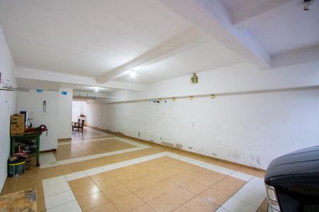 Casa à venda com 232m², 3 quartos e 4 vagas Casa à venda com 232m², 3 quartos e 4 vagasGaragem