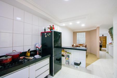 Casa à venda com 232m², 3 quartos e 4 vagas Casa à venda com 232m², 3 quartos e 4 vagasCopa/Cozinha