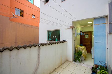 Casa à venda com 232m², 3 quartos e 4 vagas Casa à venda com 232m², 3 quartos e 4 vagasÁrea externa