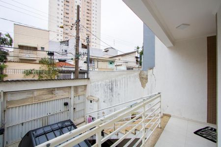 Casa à venda com 232m², 3 quartos e 4 vagas Casa à venda com 232m², 3 quartos e 4 vagasVaranda frontal