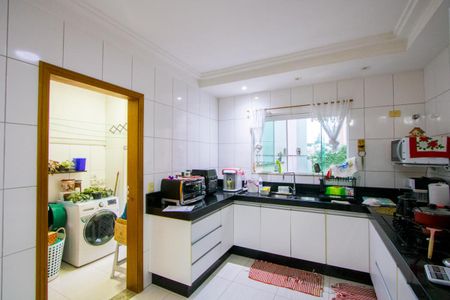 Casa à venda com 232m², 3 quartos e 4 vagas Casa à venda com 232m², 3 quartos e 4 vagasCopa/Cozinha