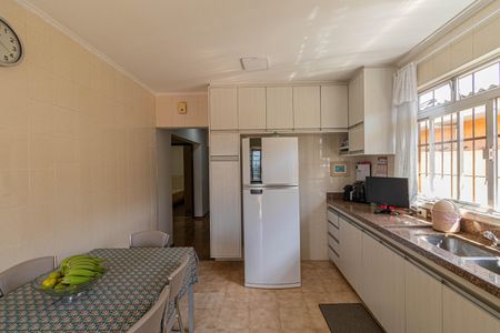 Casa à venda com 180m², 4 quartos e 2 vagas Casa à venda com 180m², 4 quartos e 2 vagasCozinha
