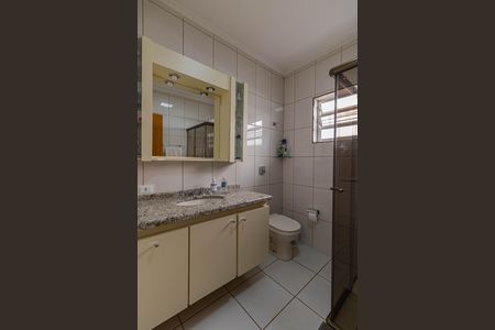 Casa à venda com 180m², 4 quartos e 2 vagas Casa à venda com 180m², 4 quartos e 2 vagasBanheiro