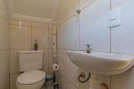Casa à venda com 180m², 4 quartos e 2 vagas Casa à venda com 180m², 4 quartos e 2 vagasLavabo - Salão