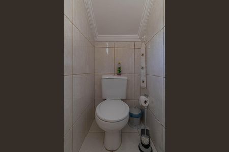 Casa à venda com 180m², 4 quartos e 2 vagas Casa à venda com 180m², 4 quartos e 2 vagasLavabo - Salão