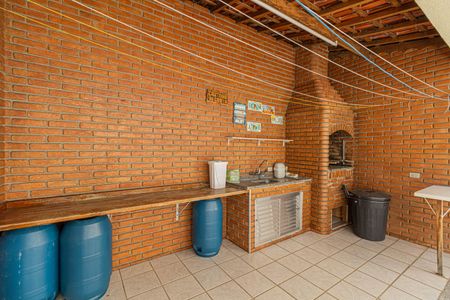 Casa à venda com 180m², 4 quartos e 2 vagas Casa à venda com 180m², 4 quartos e 2 vagasChurrasqueira