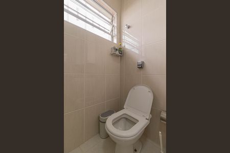 Casa à venda com 180m², 4 quartos e 2 vagas Casa à venda com 180m², 4 quartos e 2 vagasBanheiro Suíte