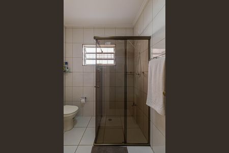 Casa à venda com 180m², 4 quartos e 2 vagas Casa à venda com 180m², 4 quartos e 2 vagasBanheiro