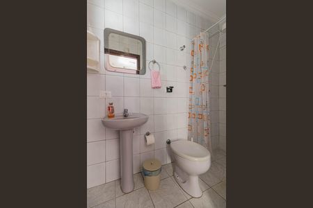 Casa à venda com 180m², 4 quartos e 2 vagas Casa à venda com 180m², 4 quartos e 2 vagasBanheiro - Quarto de Serviço
