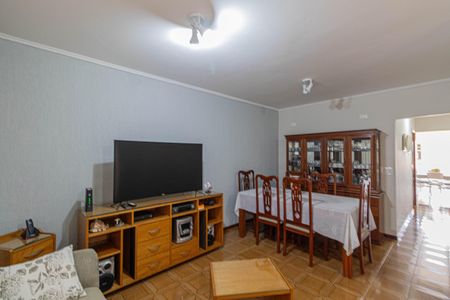Casa à venda com 180m², 4 quartos e 2 vagas Casa à venda com 180m², 4 quartos e 2 vagasSala