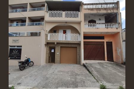 Casa para alugar com 165m², 1 quarto e sem vagaFachada