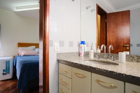Apartamento para alugar com 113m², 4 quartos e 3 vagasBanheiro da Suíte