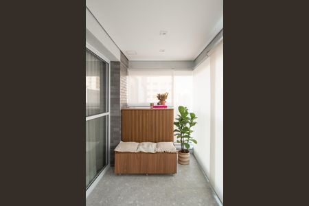Apartamento à venda com 66m², 2 quartos e 1 vaga Apartamento à venda com 66m², 2 quartos e 1 vagaVaranda
