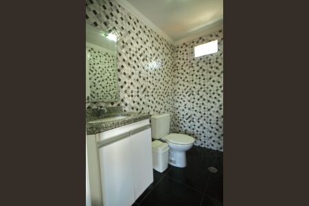 Casa à venda com 127m², 3 quartos e 2 vagasBanheiro ( serviço e espaço convivência) 