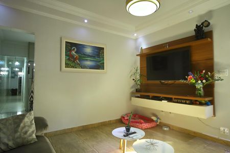 Casa à venda com 127m², 3 quartos e 2 vagasSala