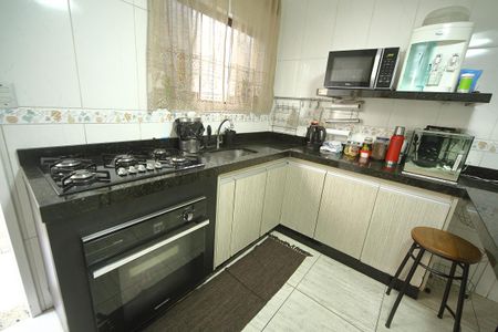 Casa à venda com 127m², 3 quartos e 2 vagasCozinha 
