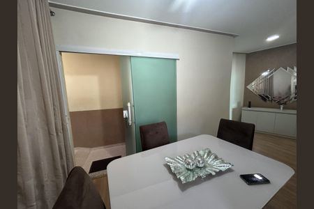Sala de casa para alugar com 2 quartos, 150m² em Vila Valqueire, Rio de Janeiro
