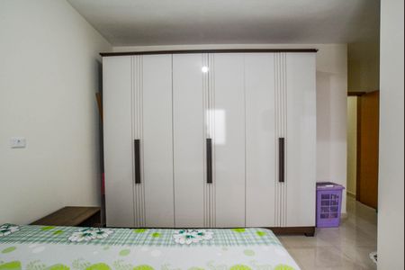 Casa à venda com 222m², 3 quartos e 2 vagas Casa à venda com 222m², 3 quartos e 2 vagasQuarto Suíte