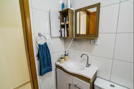 Casa à venda com 222m², 3 quartos e 2 vagas Casa à venda com 222m², 3 quartos e 2 vagasBanheiro Social 2