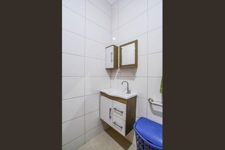 Casa à venda com 222m², 3 quartos e 2 vagas Casa à venda com 222m², 3 quartos e 2 vagasBanheiro Social 1