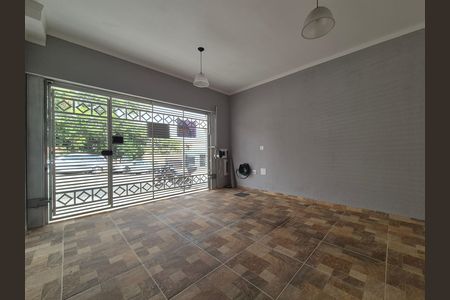Casa à venda com 222m², 3 quartos e 2 vagas Casa à venda com 222m², 3 quartos e 2 vagasGaragem