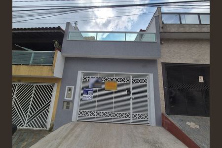 Casa à venda com 222m², 3 quartos e 2 vagas Casa à venda com 222m², 3 quartos e 2 vagasFachada