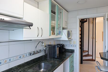 Apartamento à venda com 151m², 2 quartos e 1 vagaCozinha