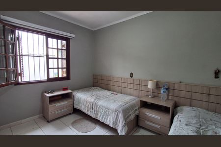 Casa à venda com 125m², 3 quartos e 2 vagas Casa à venda com 125m², 3 quartos e 2 vagasQuarto 1