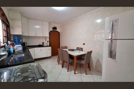 Casa à venda com 125m², 3 quartos e 2 vagas Casa à venda com 125m², 3 quartos e 2 vagasCozinha