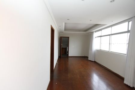 Sala de apartamento para alugar com 3 quartos, 110m² em Padre Eustáquio, Belo Horizonte