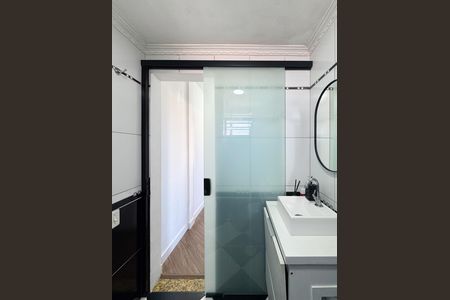Apartamento à venda com 65m², 2 quartos e 1 vagaBanheiro Social