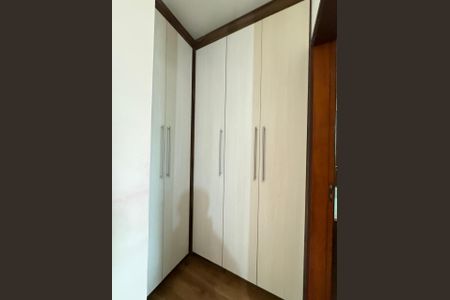 Casa à venda com 195m², 3 quartos e 4 vagasQuarto