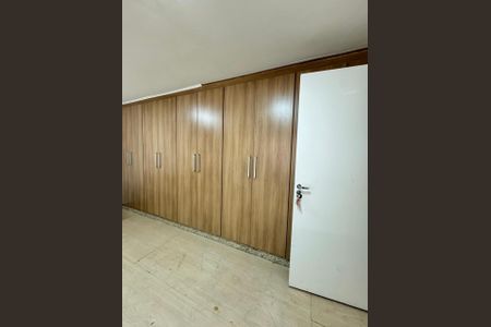 Casa à venda com 195m², 3 quartos e 4 vagasQuarto