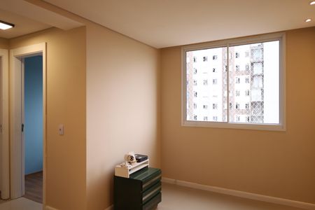 Sala de apartamento para alugar com 2 quartos, 39m² em Cidade Líder, São Paulo