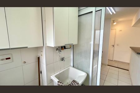 Apartamento para alugar com 65m², 3 quartos e 1 vagaÁrea de Serviço