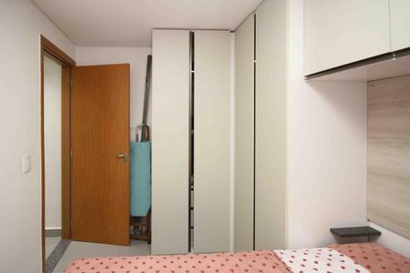 Apartamento à venda com 44m², 2 quartos e 1 vagaQuarto 02