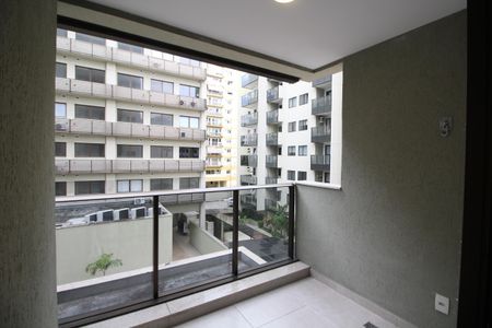 Varanda de kitnet/studio para alugar com 1 quarto, 40m² em Freguesia (jacarepaguá), Rio de Janeiro
