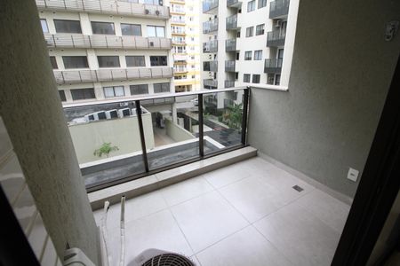 Varanda de kitnet/studio para alugar com 1 quarto, 40m² em Freguesia (jacarepaguá), Rio de Janeiro