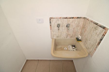 Casa para alugar com 60m², 1 quarto e sem vagaÁrea de Serviço