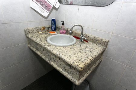 Casa à venda com 157m², 3 quartos e 1 vaga Casa à venda com 157m², 3 quartos e 1 vagaBanheiro 2