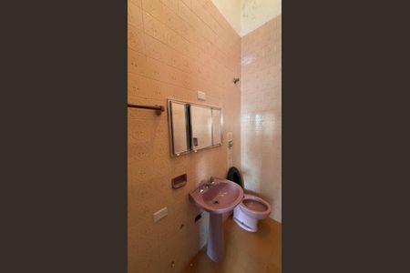 Casa para alugar com 58m², 2 quartos e sem vaga Casa para alugar com 58m², 2 quartos e sem vagaBanheiro