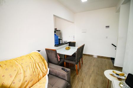 Casa de condomínio para alugar com 70m², 2 quartos e 1 vaga Casa de condomínio para alugar com 70m², 2 quartos e 1 vagaSala