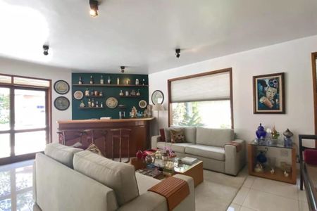 Foto 05 de casa de condomínio à venda com 3 quartos, 340m² em Residencial Cinco (Alphaville), Santana de Parnaíba