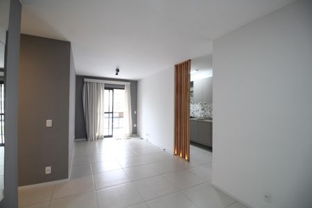 Sala de apartamento à venda com 2 quartos, 69m² em Barra Olímpica, Rio de Janeiro